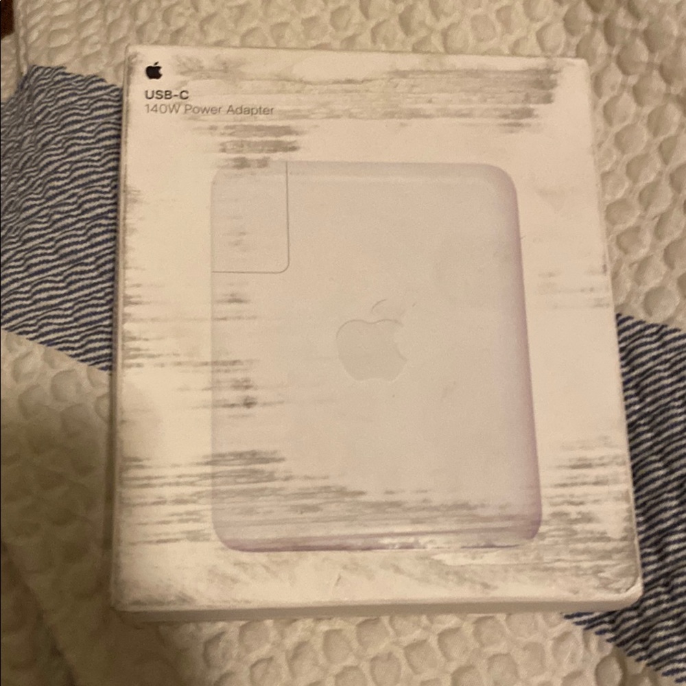 Apple 140W USB-C Charger in White